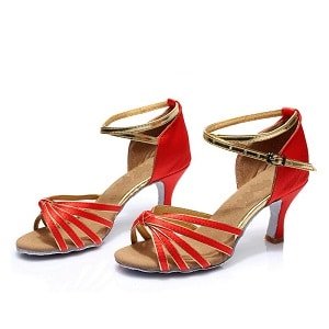 ballroom-xoroi-gynaikeia-papoytsia-latin-7-ponto-kokkino