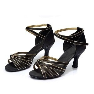 ballroom-xoroi-gynaikeia-papoytsia-latin-7-ponto-mayro-xryso