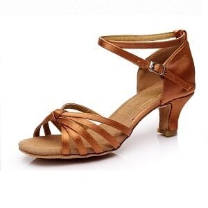 ballroom-xoroi-gynaikeia-papoytsia-latin-kompos-kafe-mpronze