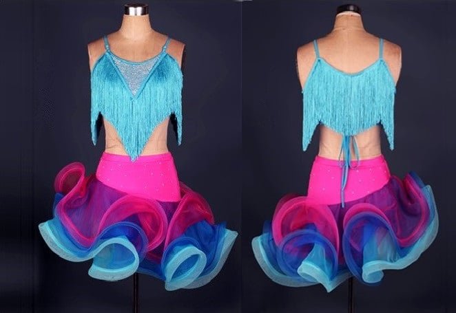 latin-gynakeia-stoli-latin-cha-cha