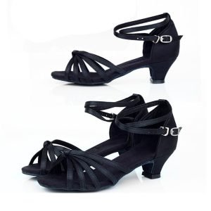 ballroom-xoroi-papoutsia-latin-horou-paidika-neanika-mayra